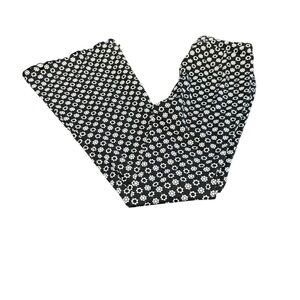 SO size small Black and White Floral High Rise Flare leggings super fun